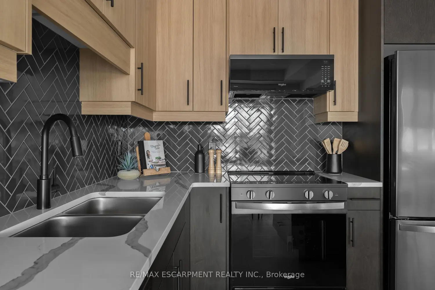 Additional image 10 of 953 Clare Avenue