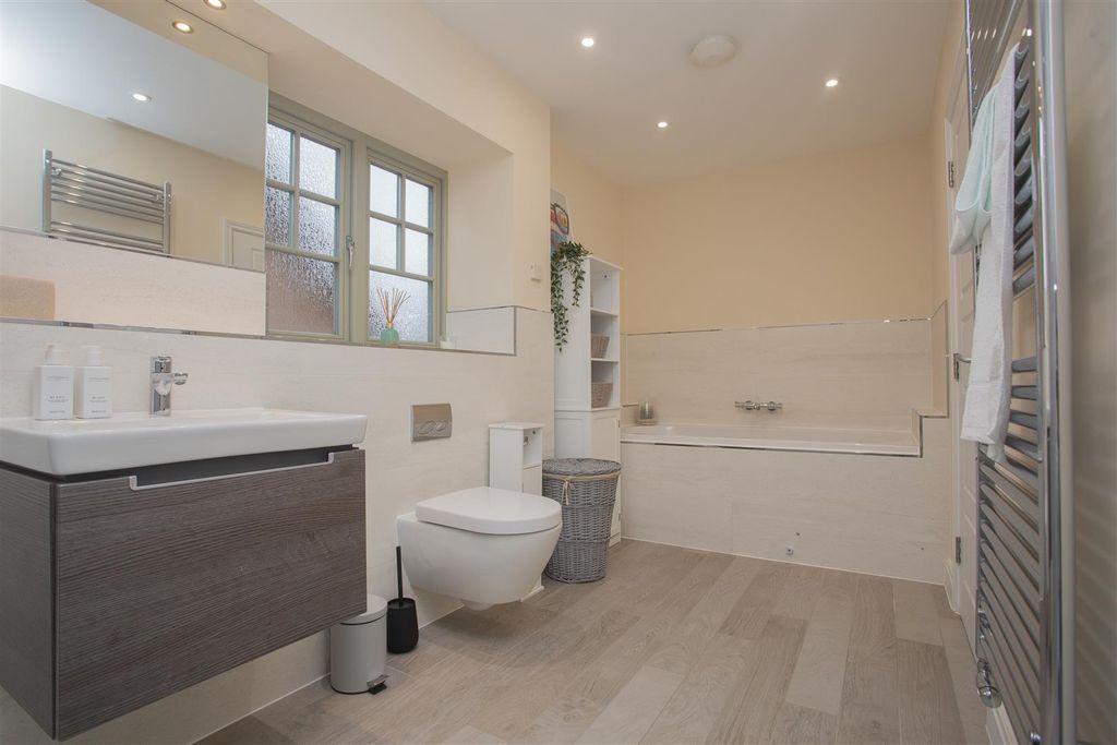 Additional image 31 of 5 bed detached house for saleVawser Crescent, Peterborough PE3