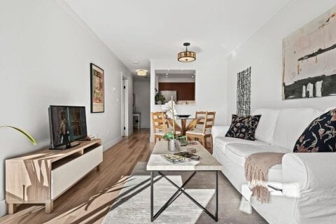 Additional image 8 of 235 4th Street W, North Vancouver, BC, V7M 1H8