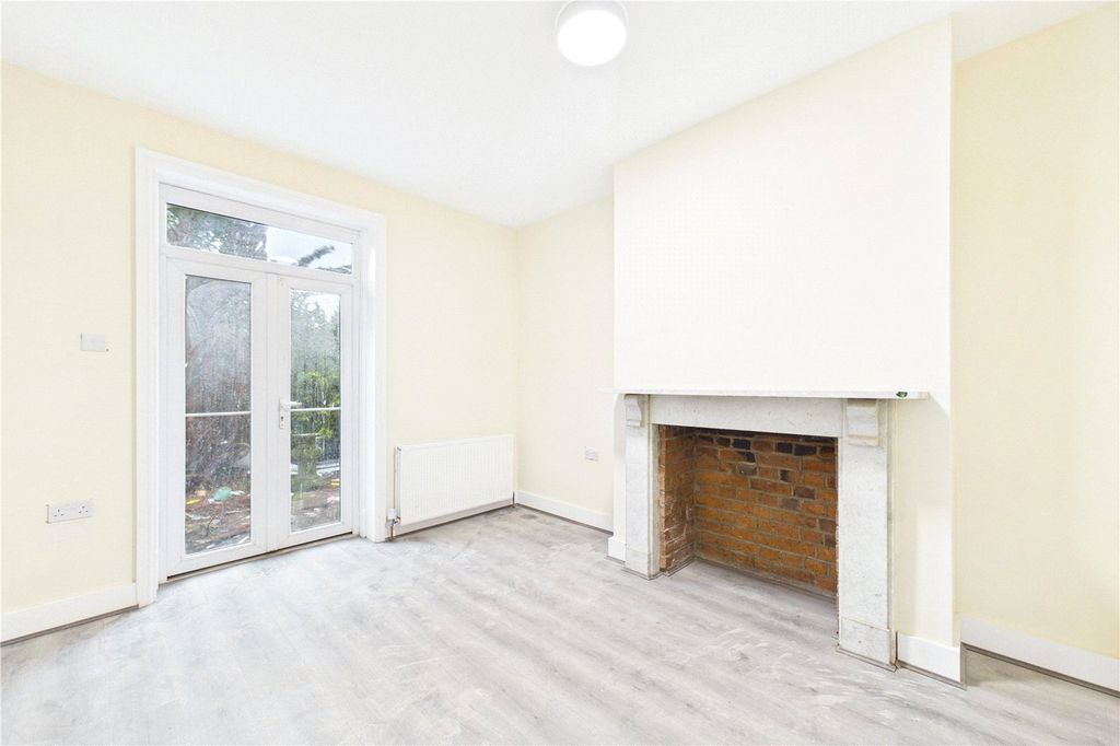 Additional image 6 of 2 bed flat to rentNewbury House, 237 Andover Road, Newbury, Berkshire RG14