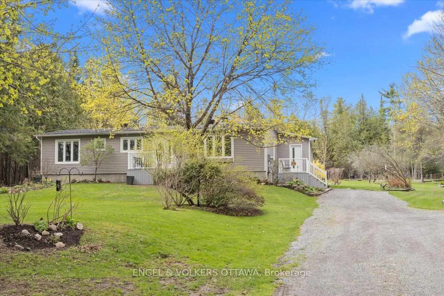 4841 Torbolton Ridge photo 2