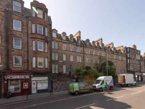 Hillend Place, Meadowbank, Edinburgh EH8