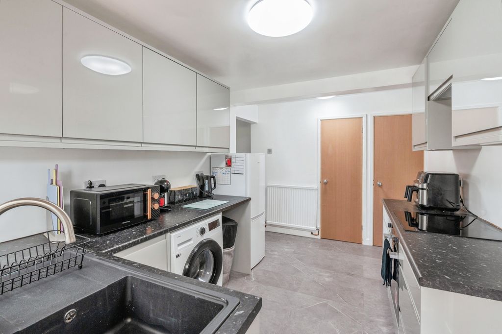 Additional image 3 of 4 bed semi-detached house for saleSandown Road, Wickford SS11