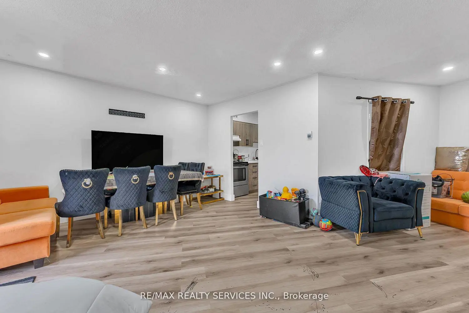 Additional image 18 of 3555 Derry Road 1006