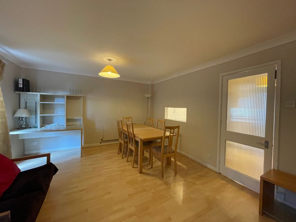 Additional image 3 of 4 bed terraced house to rentStansgate Avenue, Trumpington, Cambridge CB2