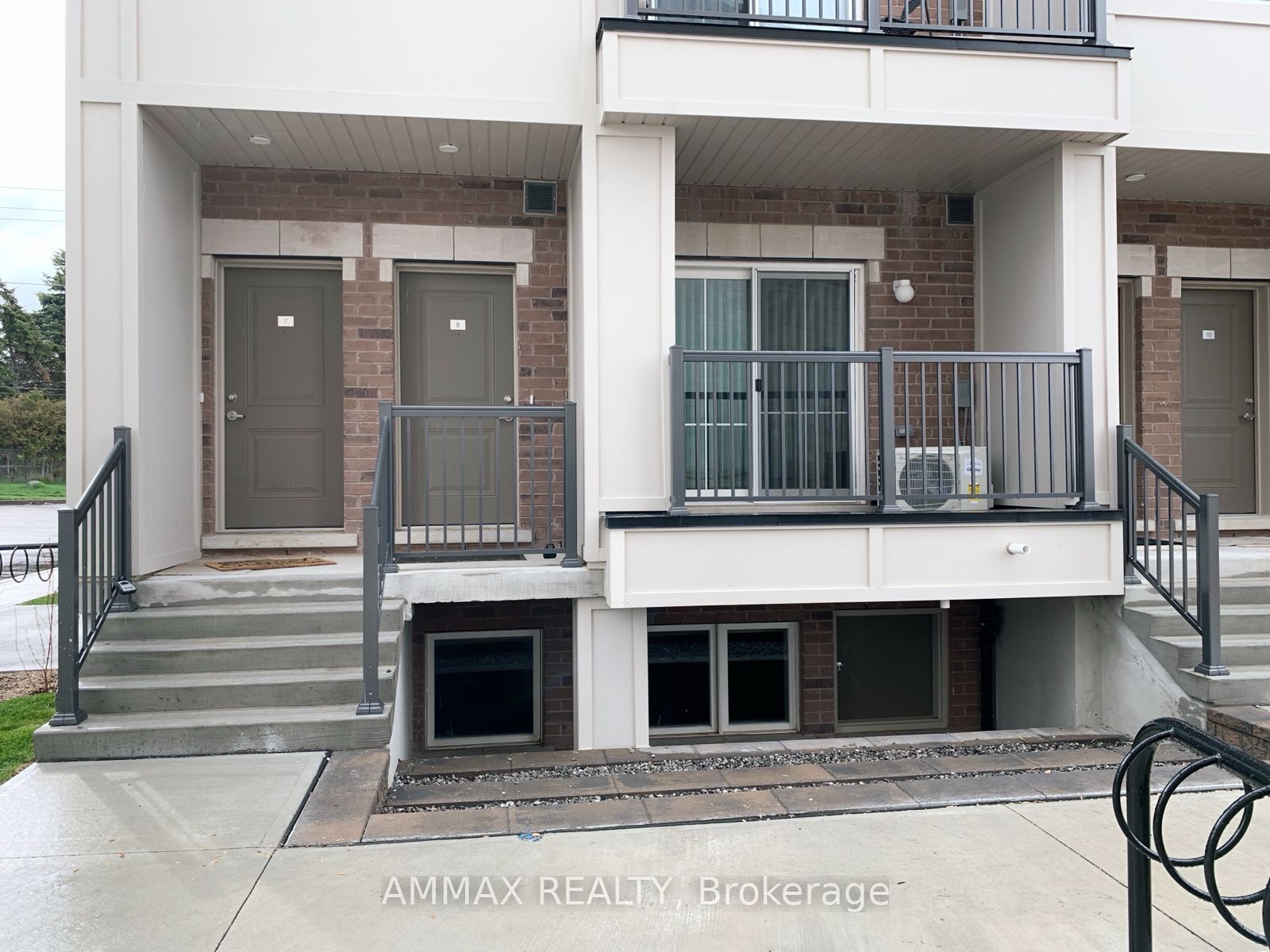 8-490 Beresford Path, Oshawa, ON, L1H 0B2