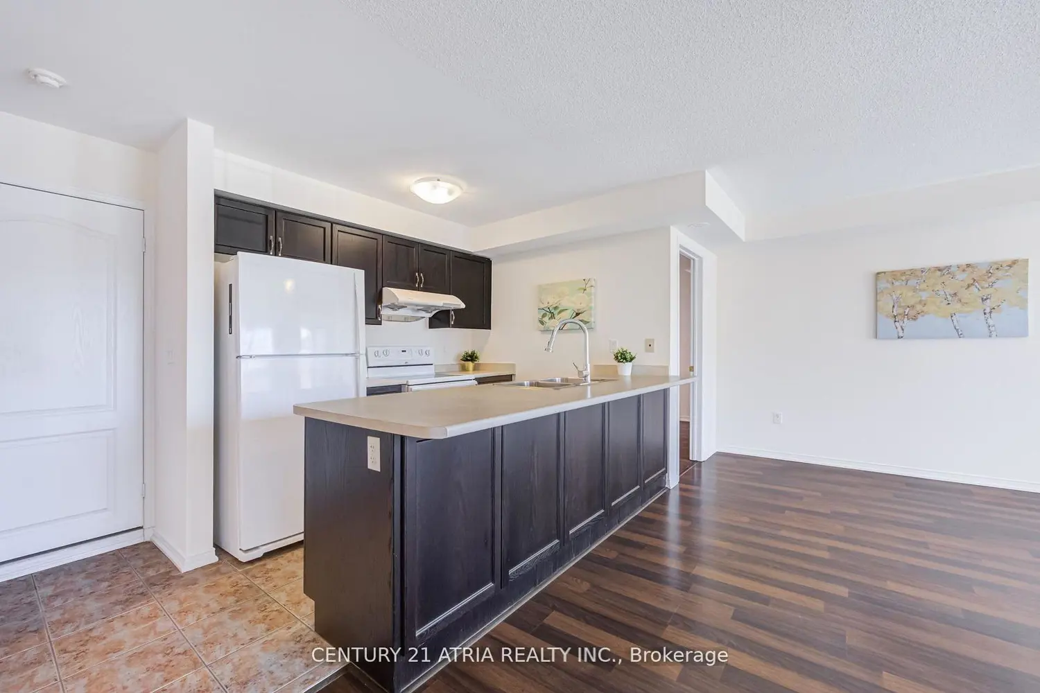 129 Isaac Devins Boulevard 5 photo 5