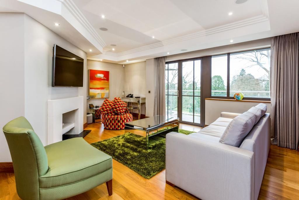 Additional image 2 of 2 bed flat to rentCharters Road, Sunningdale SL5
