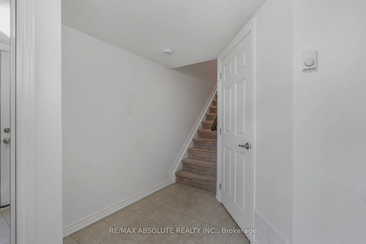 121 Helenium Lane photo 5