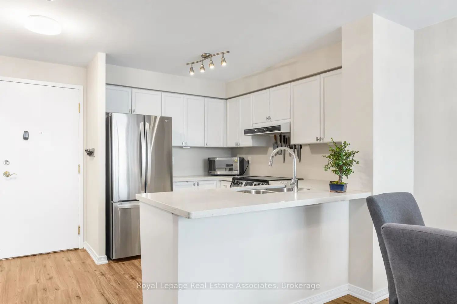 Additional image 3 of 2565 Erin Centre Boulevard Ph7