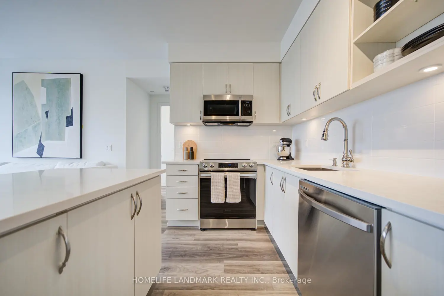 Additional image 5 of 4655 Wetcalfe Avenue 1902 B