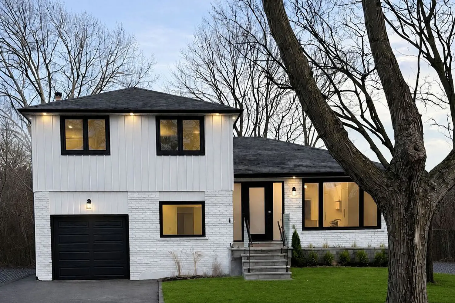 2276 Wyandotte Drive
