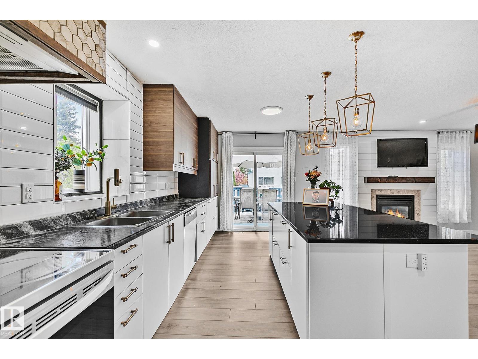 Additional image 6 of 3205 41a Avenue NW, Edmonton, AB, T6T1J4