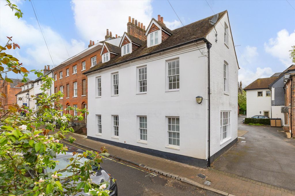 8 bed flat for saleParchment Street, Winchester, Hampshire SO23