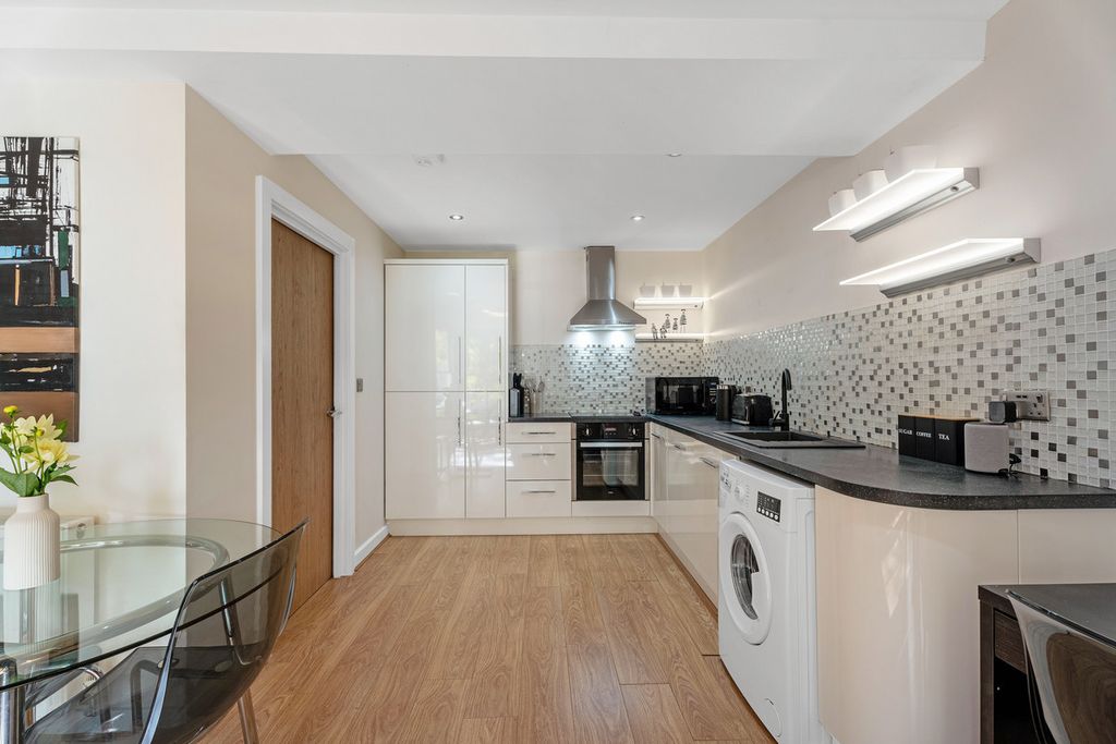 Additional image 7 of 2 bed flat to rentRegent Grove, Leamington Spa, Warwickshire CV32