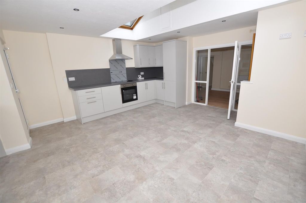 Additional image 7 of 3 bed terraced house to rentSpring Gardens, Whitland SA34