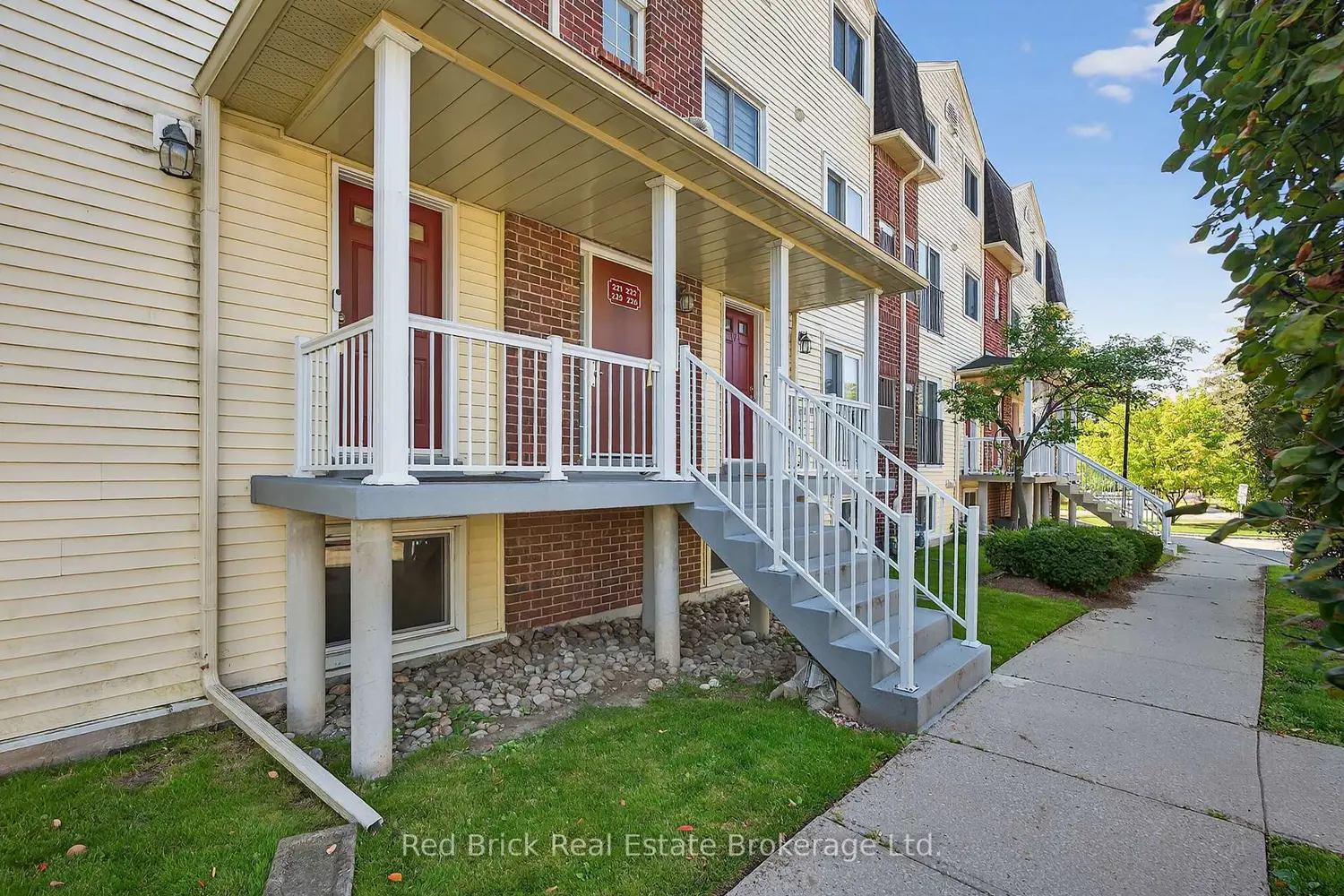 458 Janefield Avenue 221 photo 3