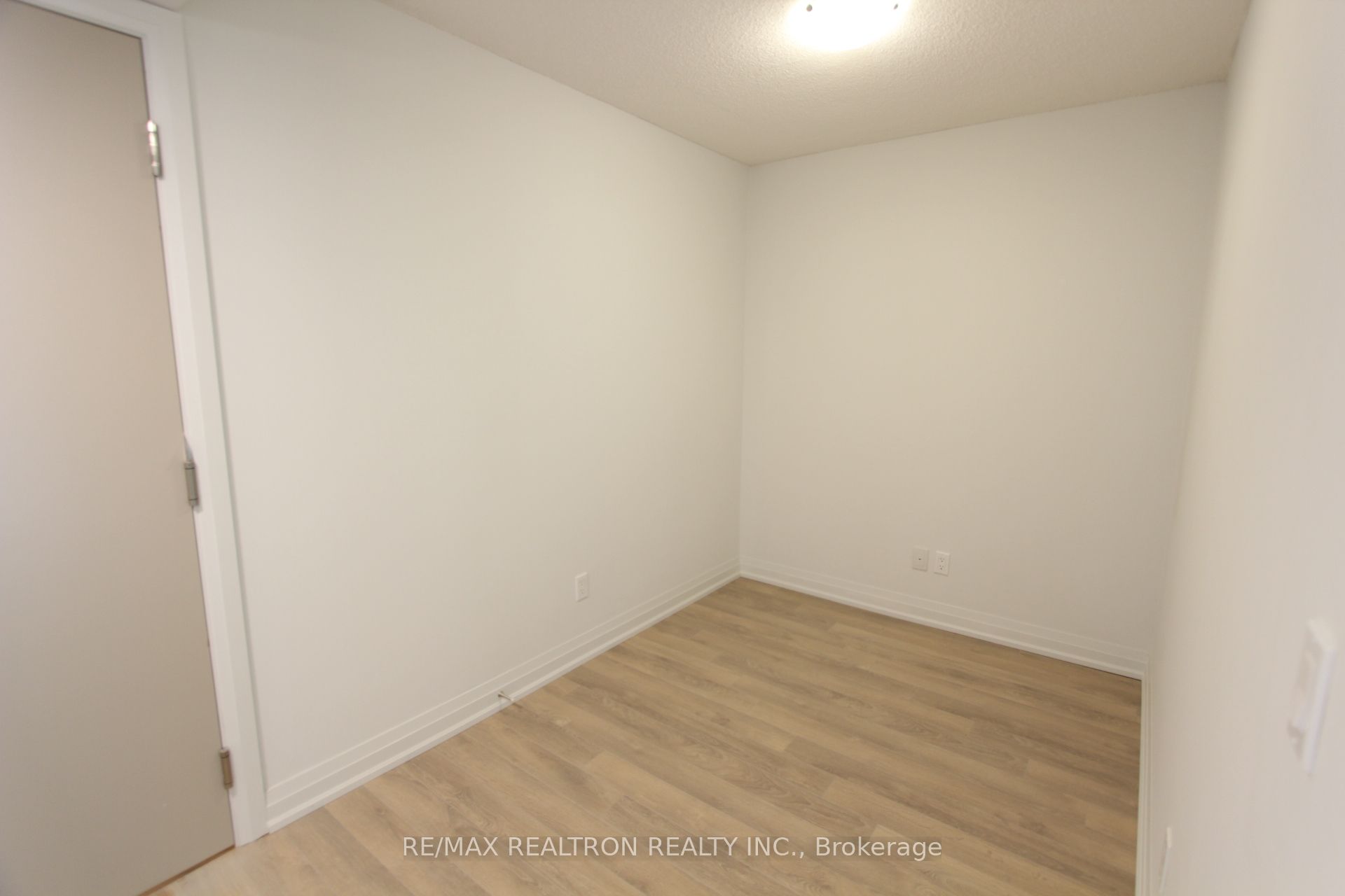 Additional image 4 of 908-20 Meadowglen Place, Toronto, ON, M1G 0A9