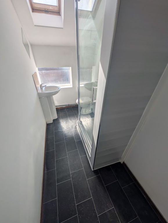 Additional image 6 of 2 bed flat to rentDock View Road, Barry CF63