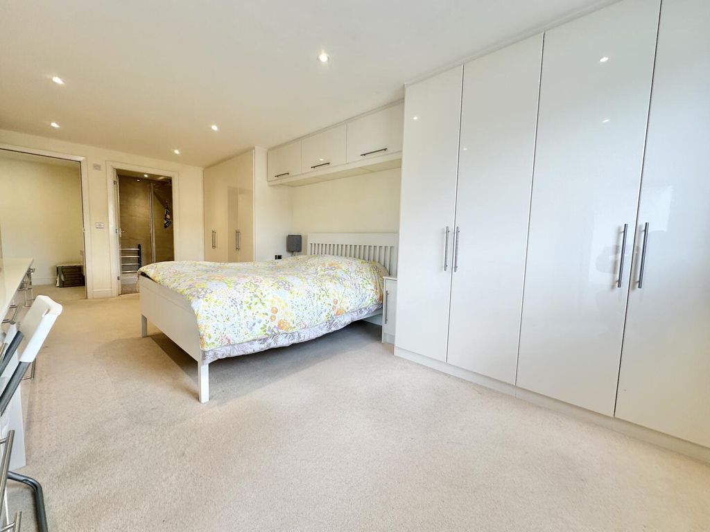 Additional image 7 of 2 bed flat to rentMerchant Sq, Portishead BS20