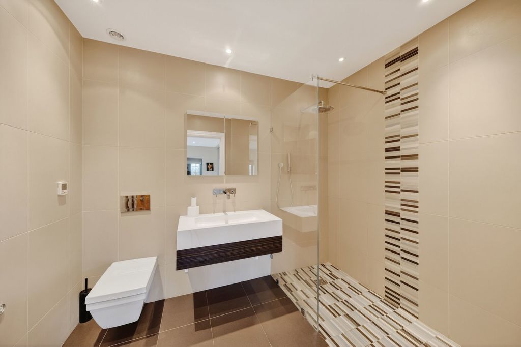Additional image 32 of 6 bed detached house for saleSquirrels Chase, Prestbury, Macclesfield SK10