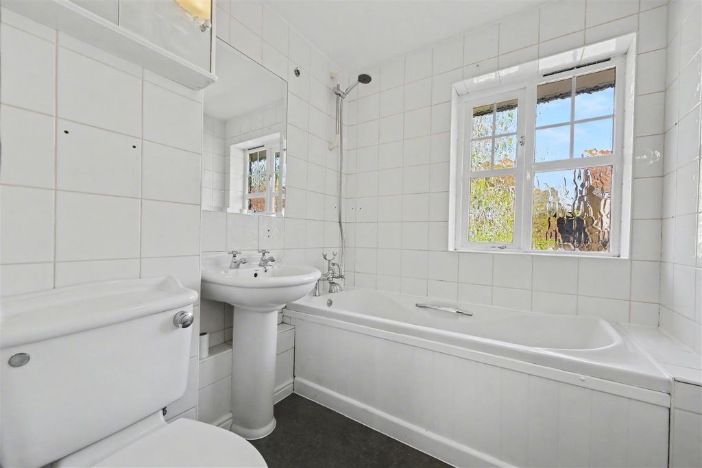 Additional image 9 of 3 bed semi-detached house for saleFielders Way, Shenley WD7