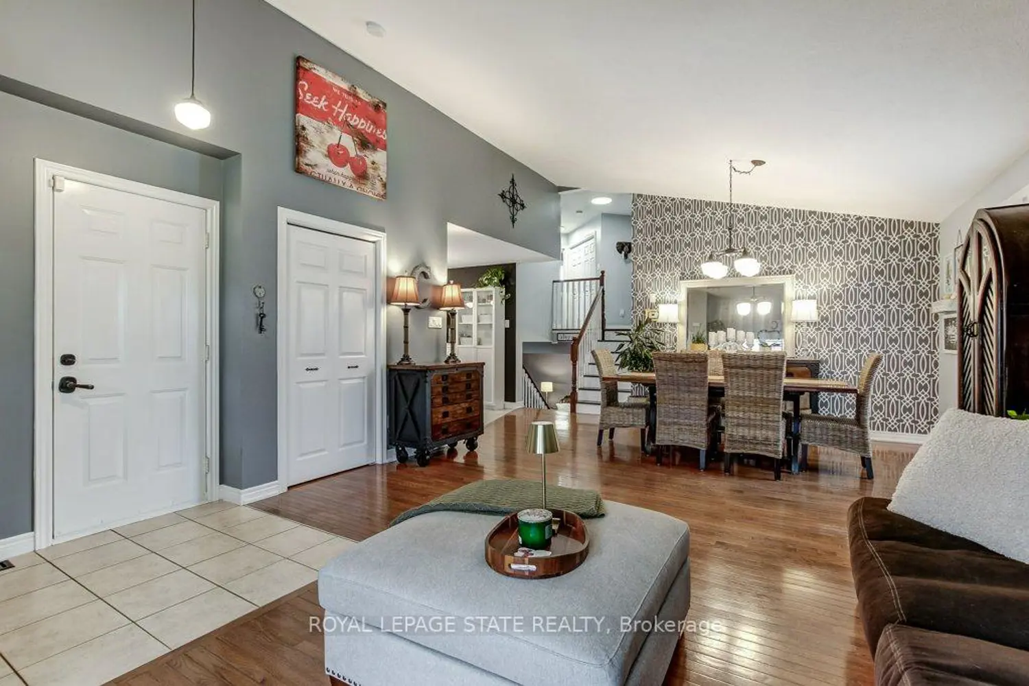 6 Donna Drive photo 2