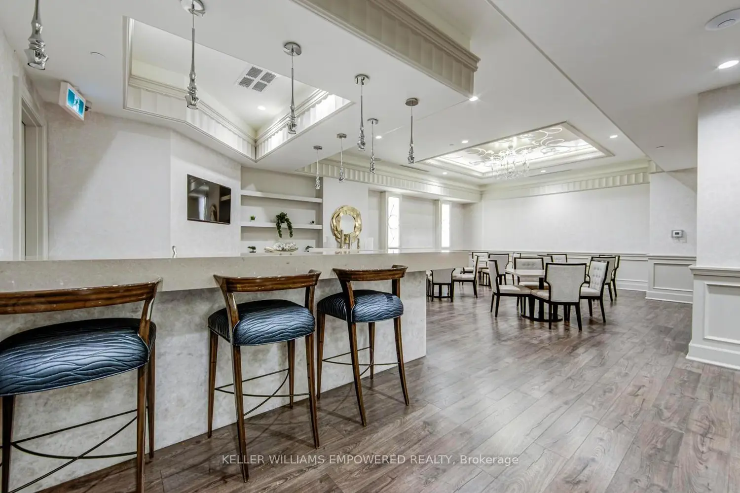 Additional image 14 of 9075 Jane Street 116
