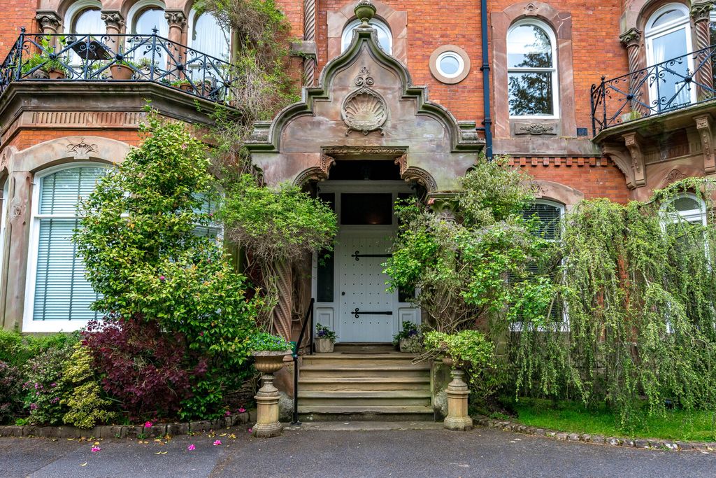 Additional image 2 of 3 bed flat for saleBeechfield Road, Alderley Edge, Cheshire SK9