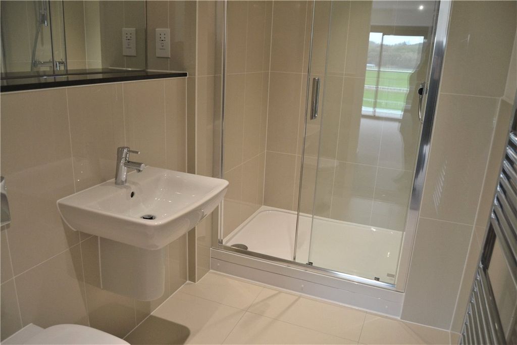 Additional image 5 of 2 bed flat to rentKingman Way, Newbury, Berkshire RG14