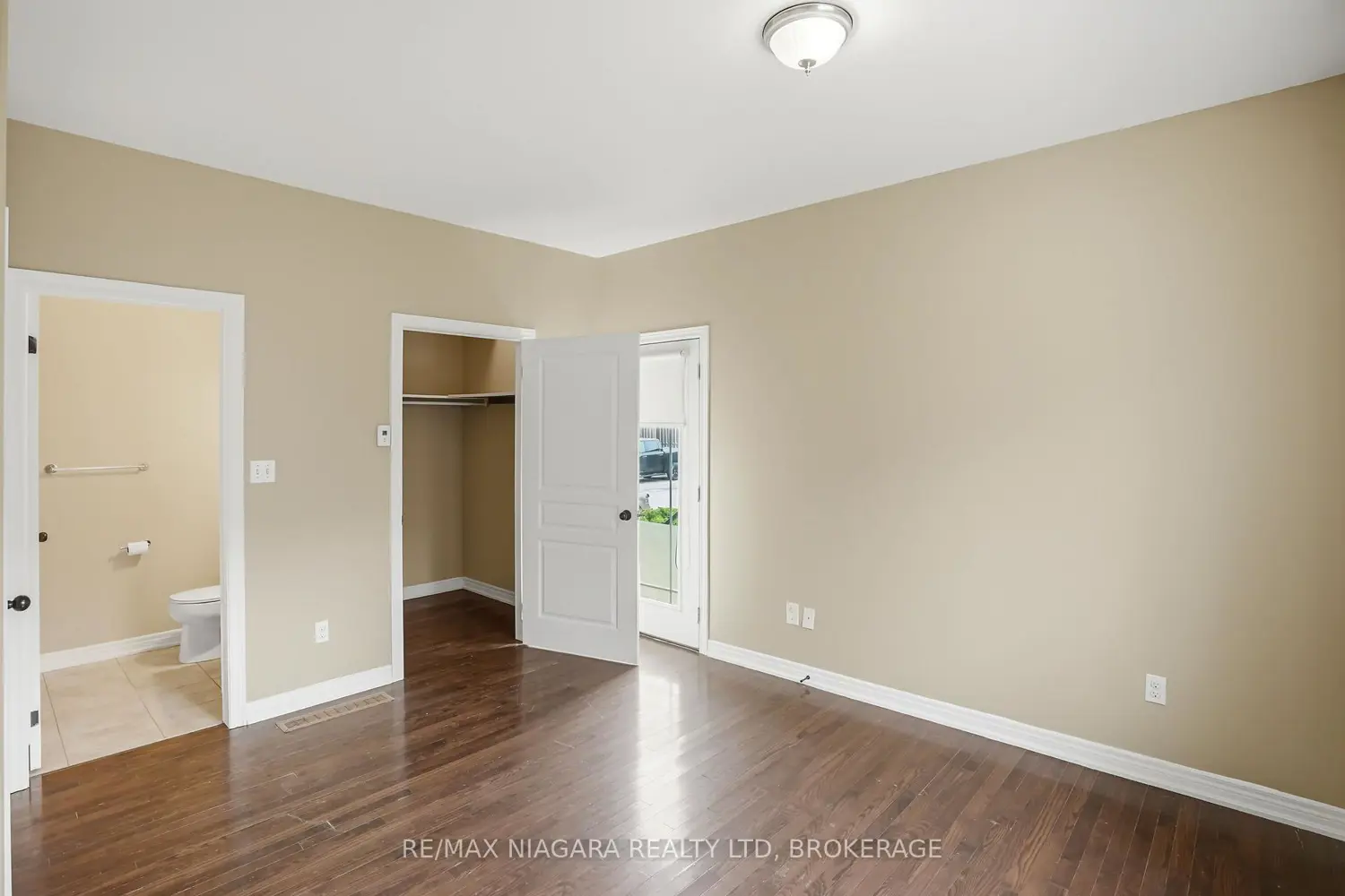 Additional image 3 of 6045 Dunn Street 106