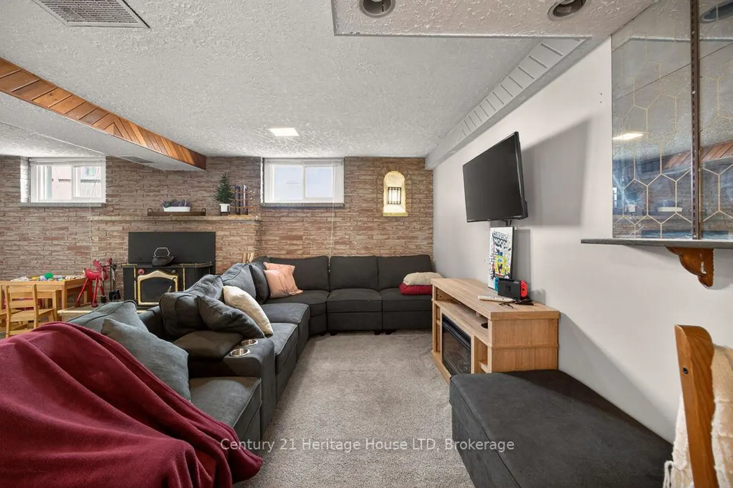 Additional image 16 of 211 Grantham Avenue