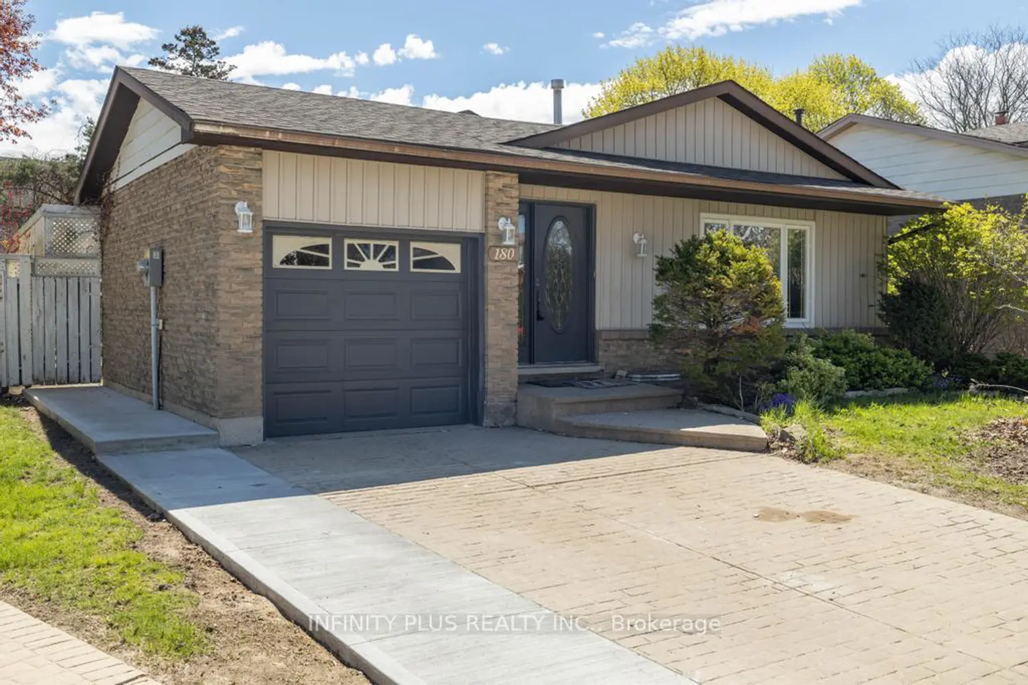 180 St Jerome Crescent