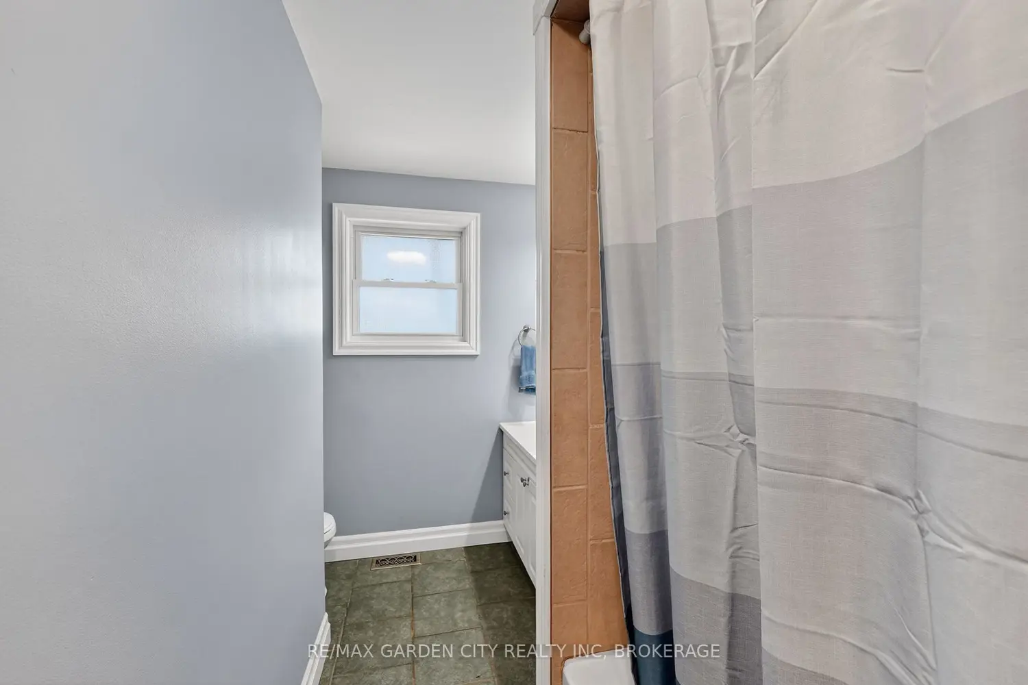 Additional image 7 of 725 Clare Avenue