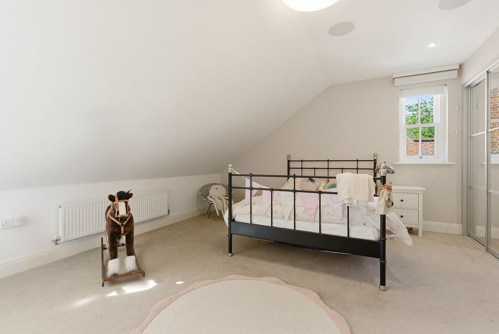 Additional image 10 of 5 bed detached house for saleOrchard Green, Beaconsfield, Buckinghamshire HP9