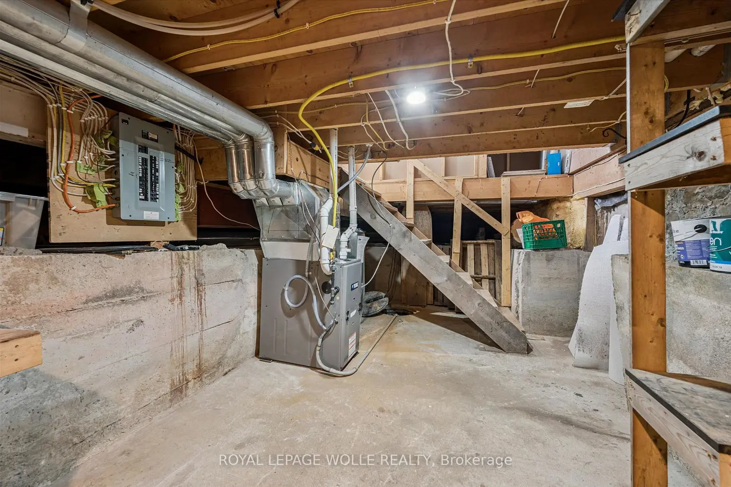 Additional image 16 of 8946 Wellington Road 16