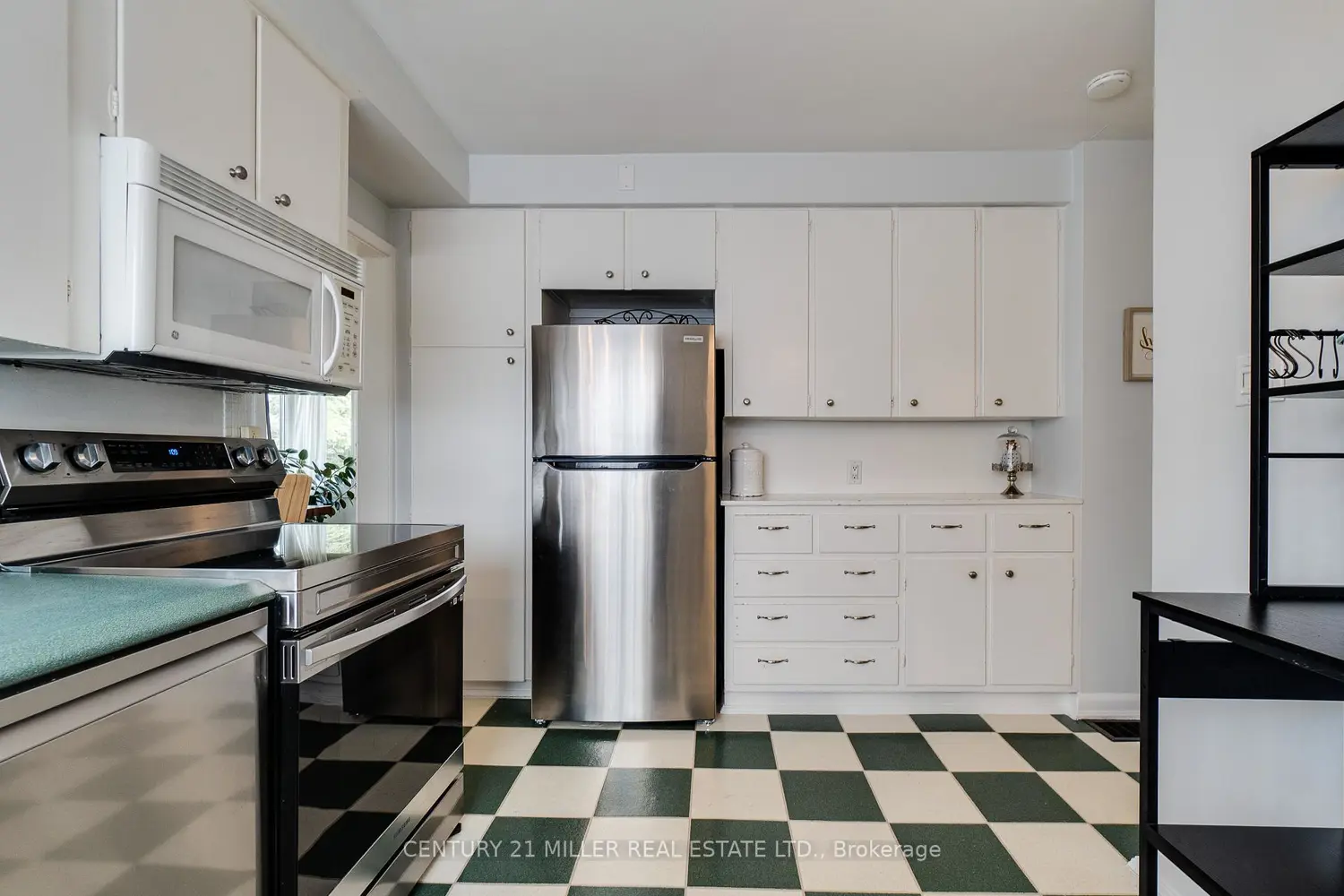 248 Kingsleigh Court photo 4