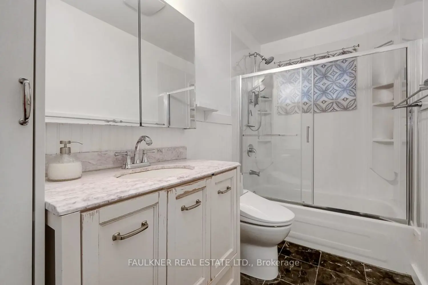 1304 Adirondack Drive photo 3