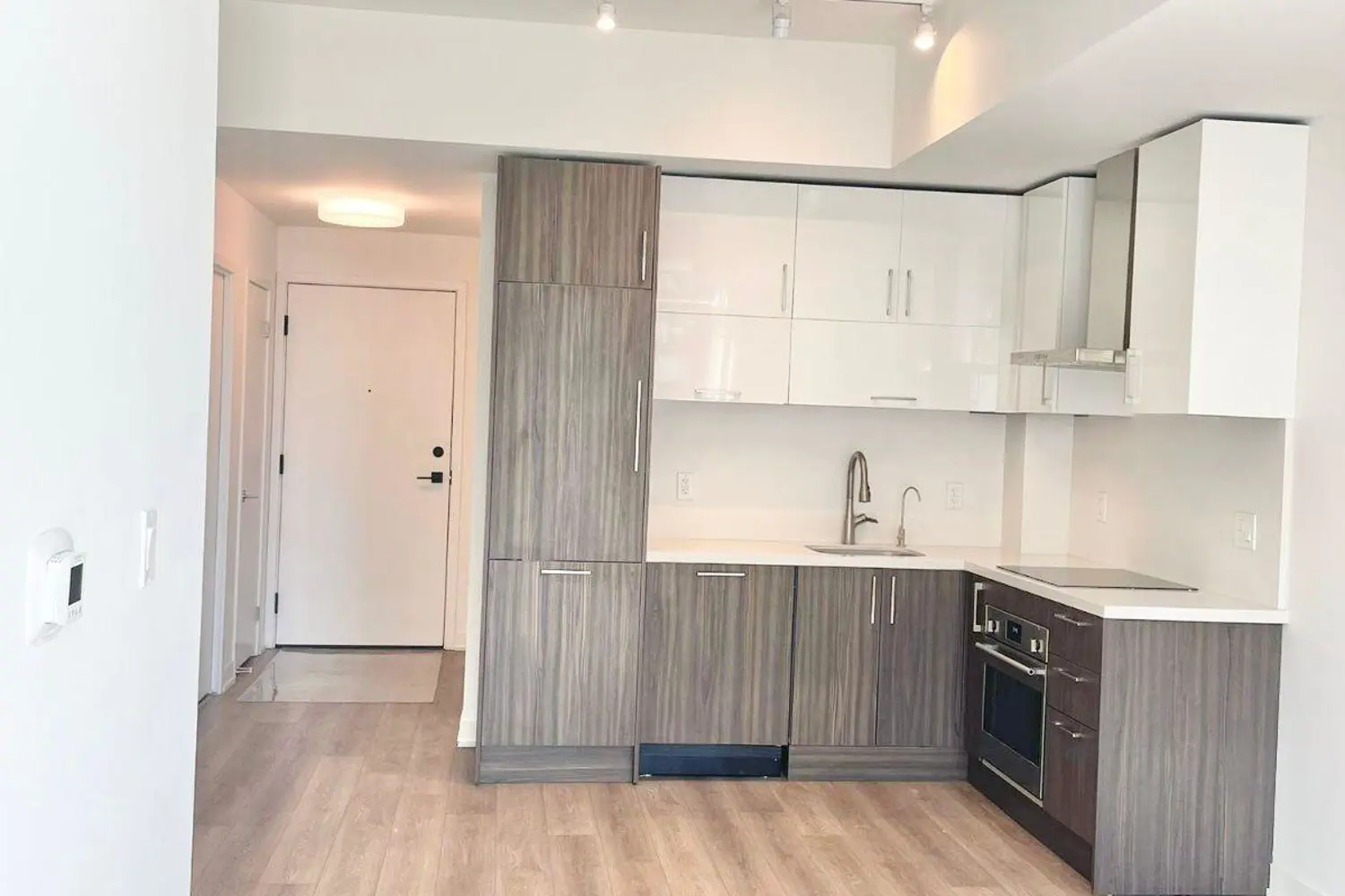 38 Simcoe Promenade C914