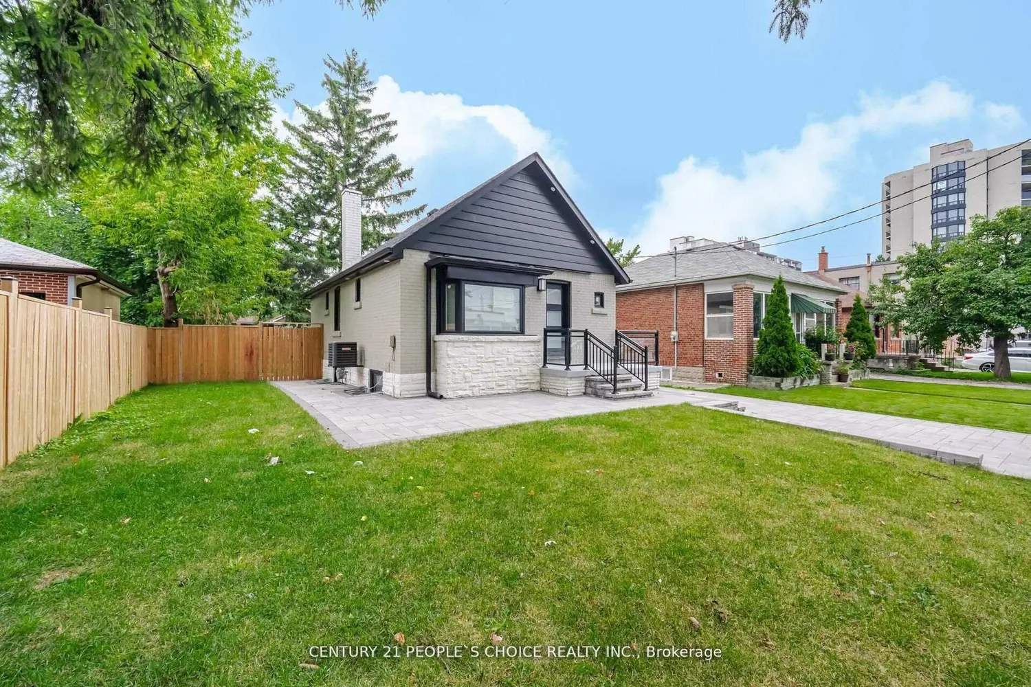 218 William Street photo 3
