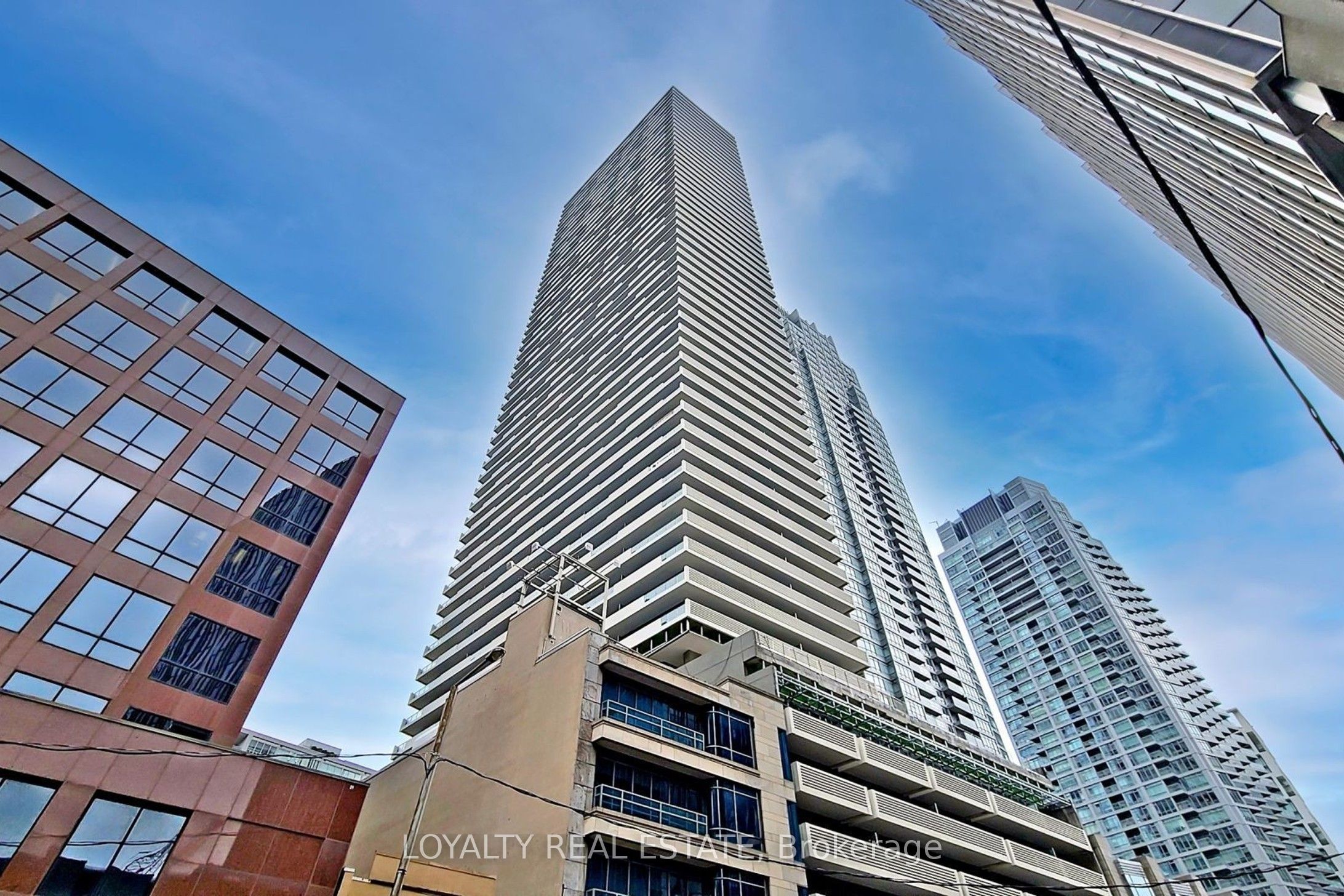 Additional image 2 of 1705-2221 Yonge Street, Toronto, ON, M4S 2B4