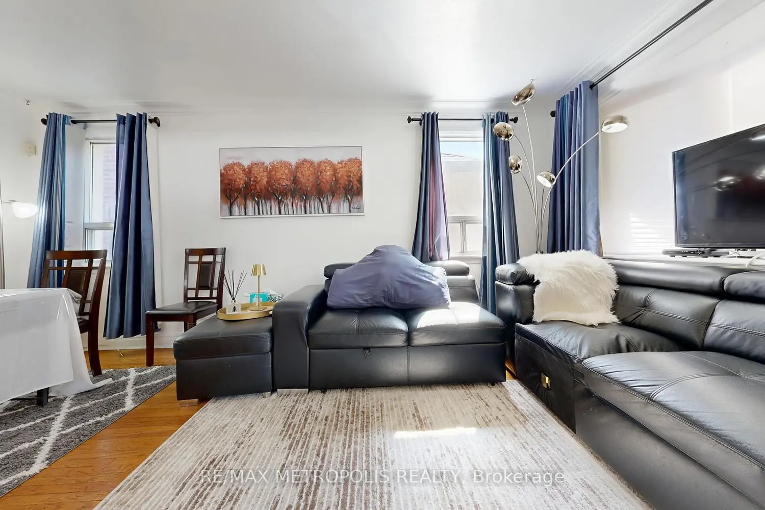 291 Kennedy Road photo 3