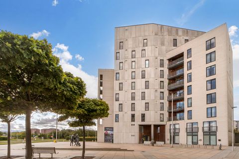 2/2 Saltire Square, Granton, Edinburgh EH5