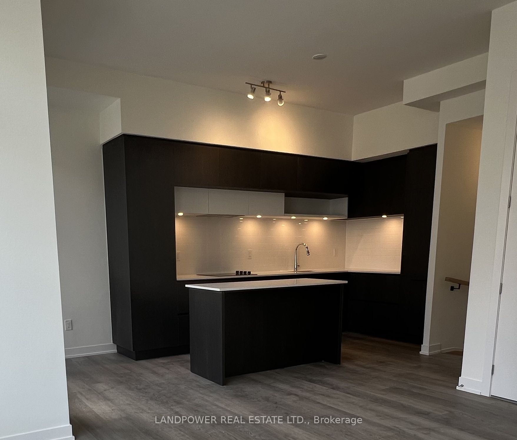 Additional image 3 of 1408-15 David Eyer Road, Richmond Hill, ON, L4S 0N2