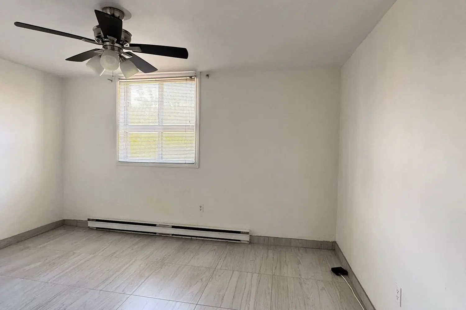 Additional image 9 of 1445 Wilson Avenue 202