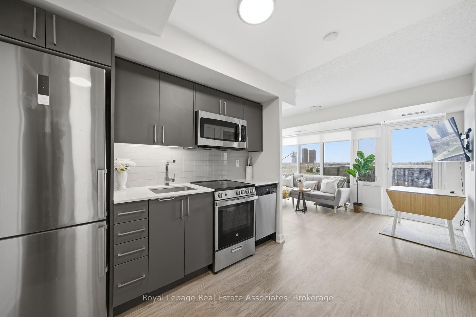 Additional image 5 of 807-38 Monte Kwinter Court, Toronto, ON, M3H 0E2