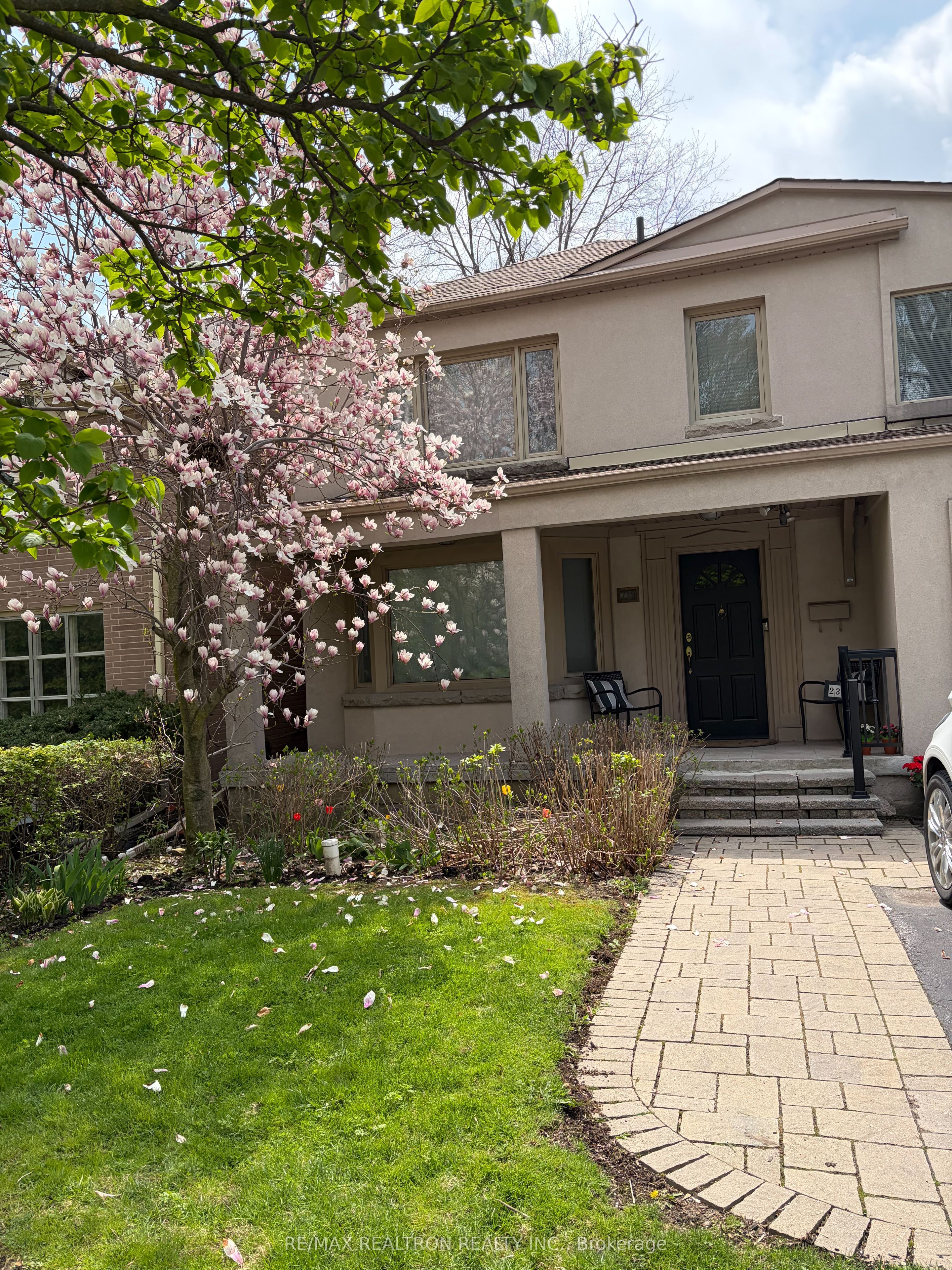 Additional image 2 of 239 Sandringham Drive, Toronto, ON, M3H 1G2
