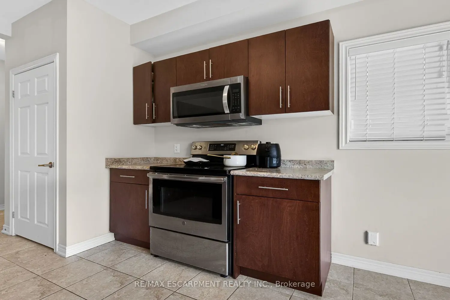 Additional image 4 of 9 Winterberry Boulevard