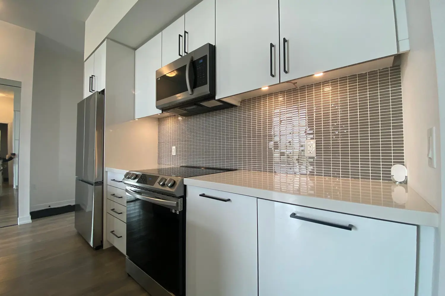 Additional image 12 of 415 Sea Ray Avenue 105