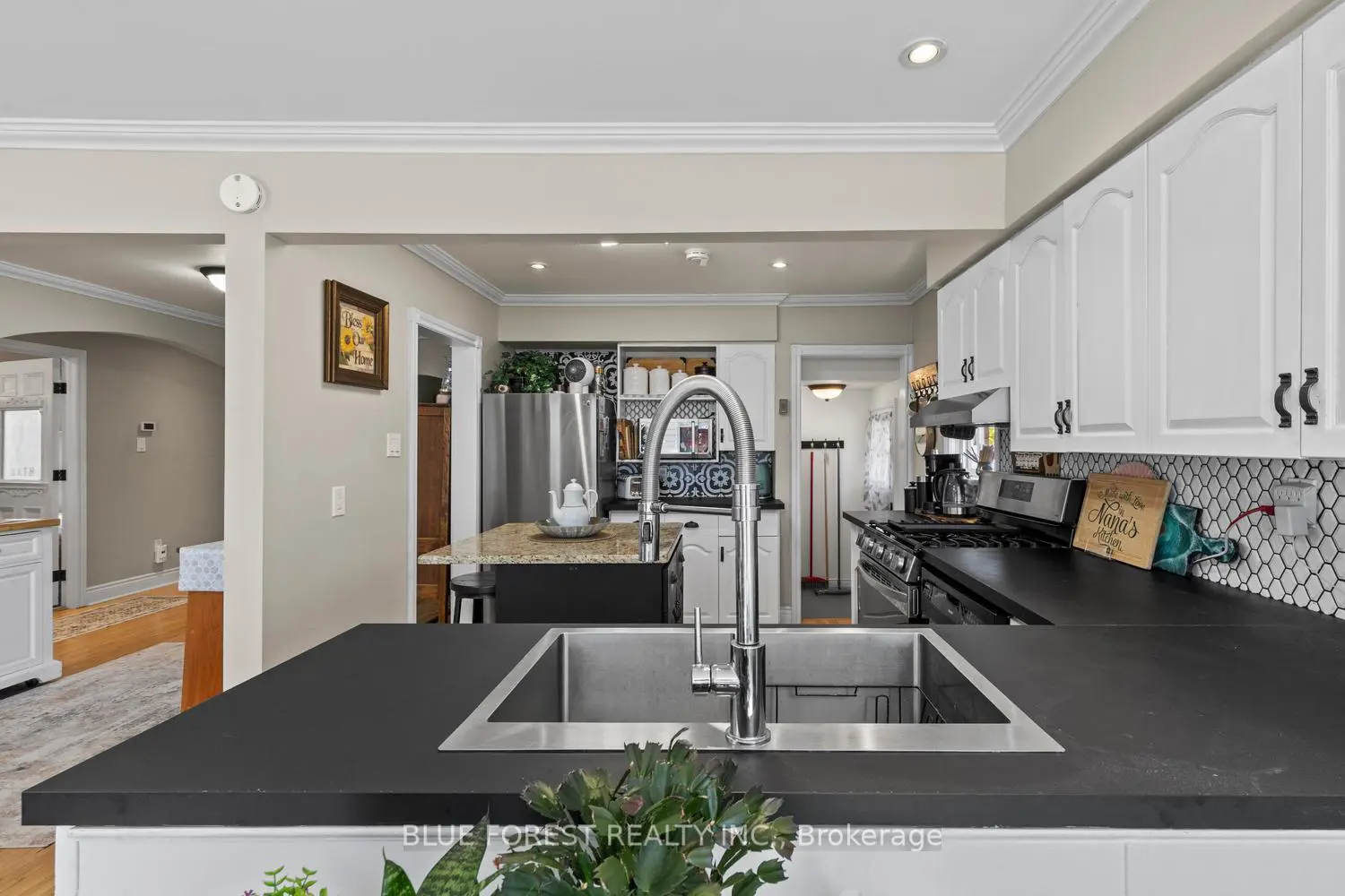 Additional image 9 of 7031 Beattie Street